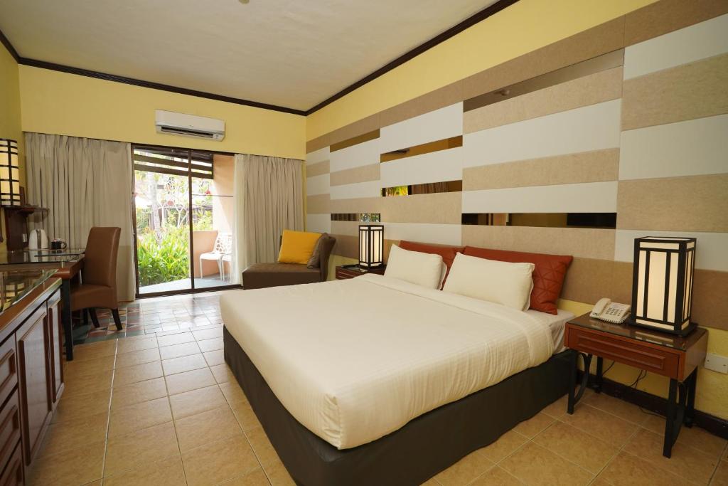 Holiday Villa Beach Resort & Spa Kuantan Room